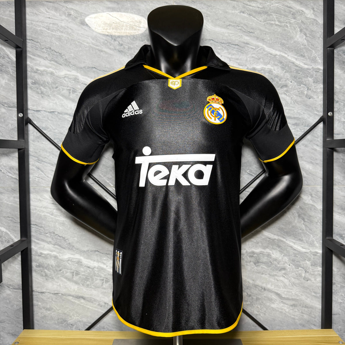 Real Madrid 99/01 Visita Vers. Retro