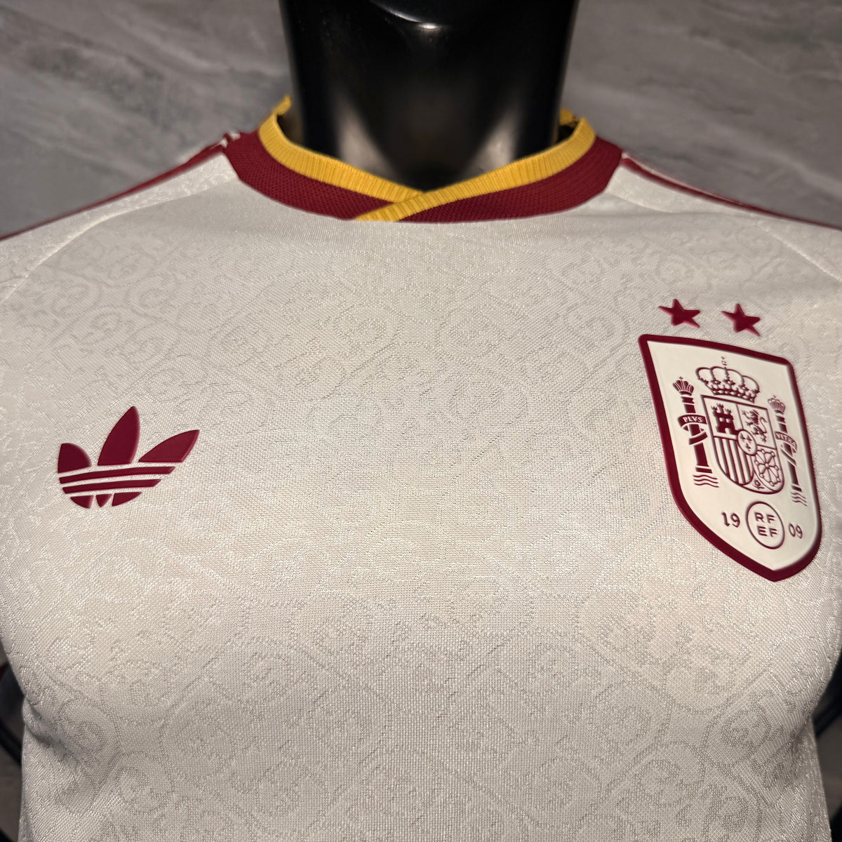 España 26/27 Visita Vers. Jugador | Campeón