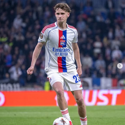 Olympique Lyonnais 25/26 Local Vers. Jugador