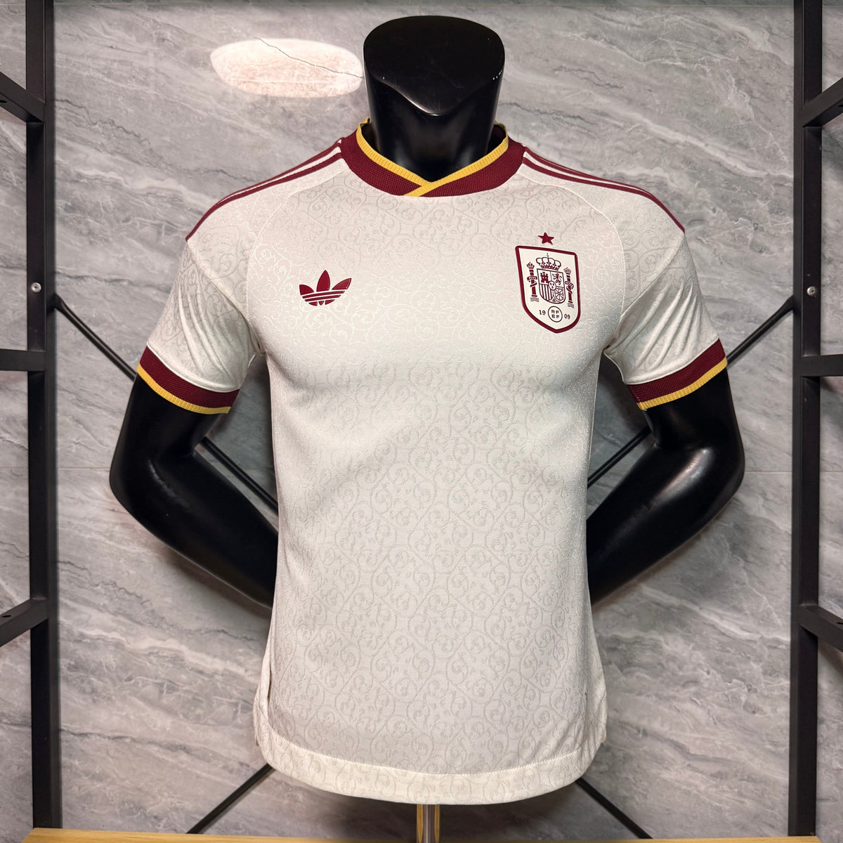 España 26/27 Visita Vers. Jugador